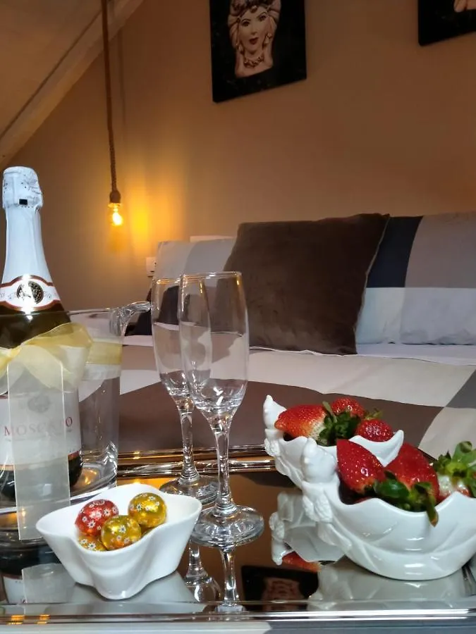 Casa Vacanza Il Mandarino 비아그란데 0*,